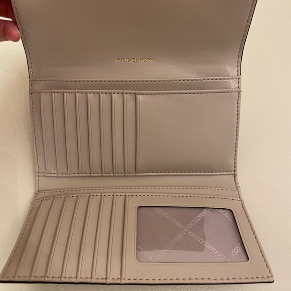 Michael Kors Studded Jet Set Large Tri Fold Wallet-Gold - Picture 3 of 3